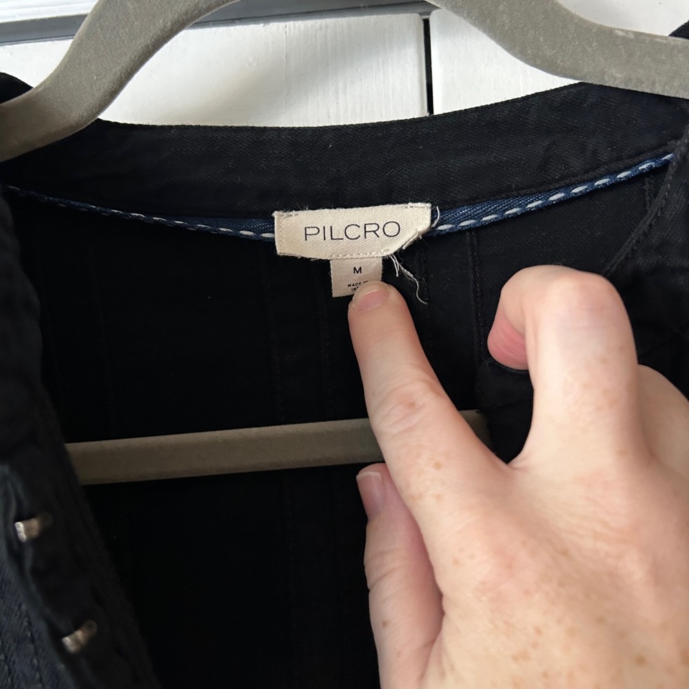 NWOT Pilcro Clasp Front Top - Picture 5 of 6